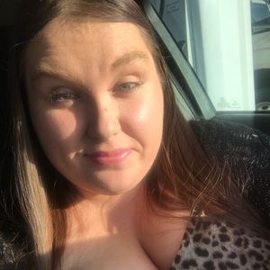 Meet your Posher, Abigail